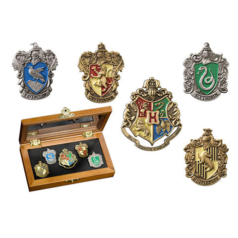 Cofanetto 5 spille delle casate di Hogwarts - Il Negozio delle Necessità