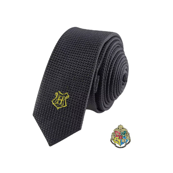 Cravatta con spilla di Hogwarts